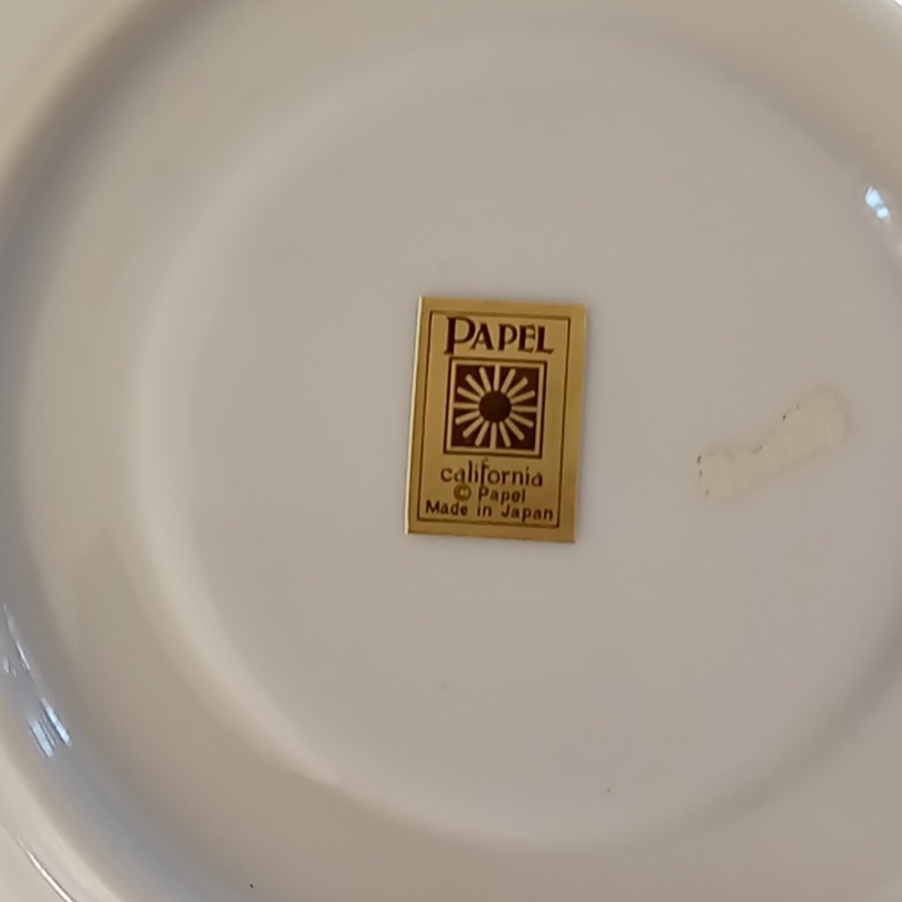 Vintage Grandmother Teacup and Saucer Set - Picture 5 of 7